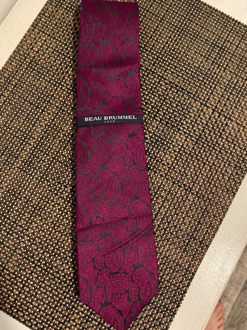 Beau Brummel Men's Burgundy Paisley 100% Silk Tie